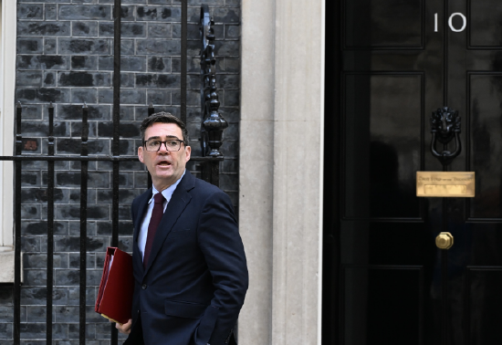 预算日临近 英国首相伯纳姆“事在人为	”执政理念迎来考验